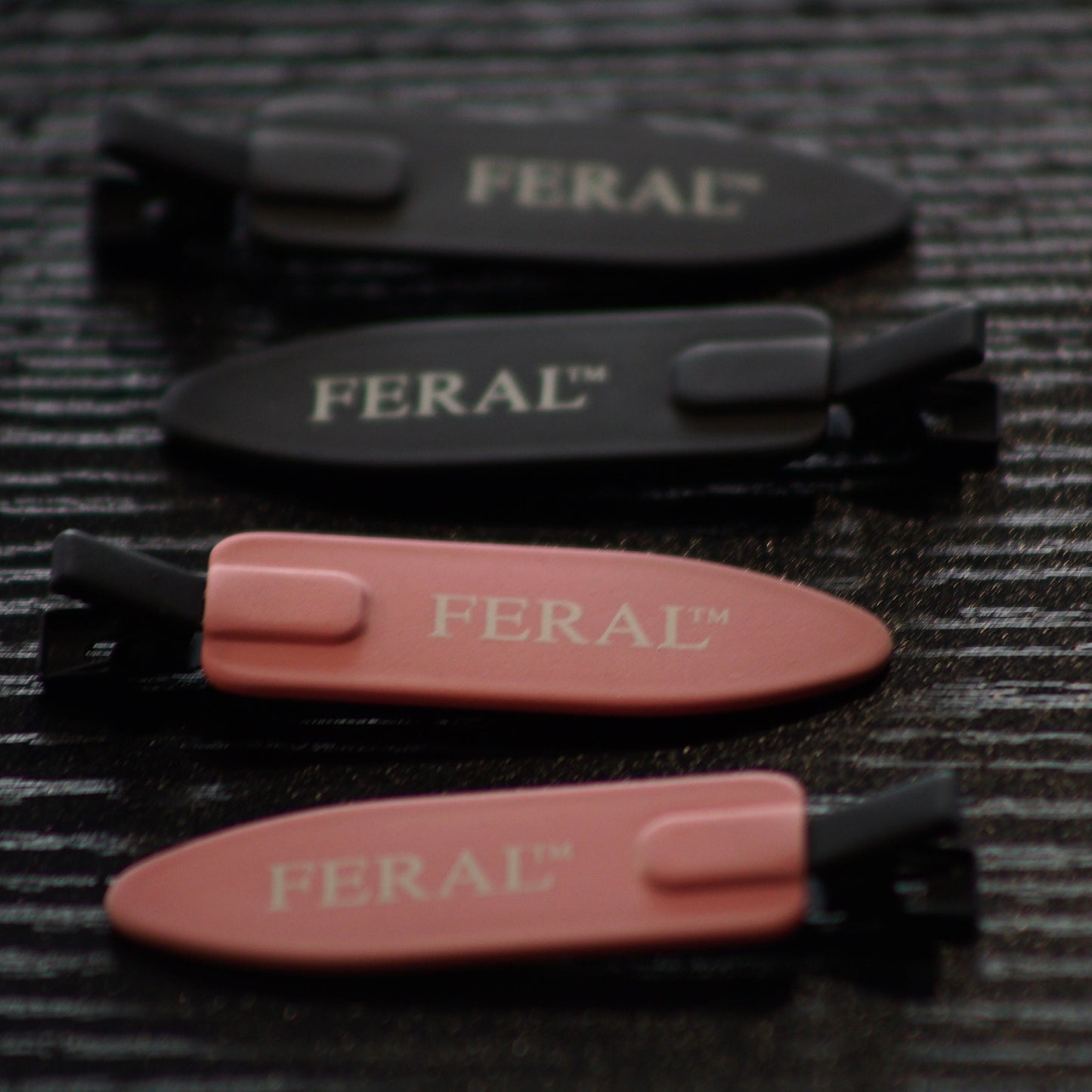 FERAL Creaseless Clips (4-pack )